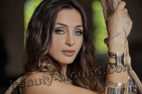 gucci & bosnian beauty